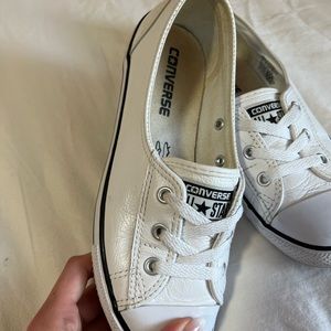 WHITE LEATHER SLIP ON CONVERSE SNEAKERS SIZE 6.5